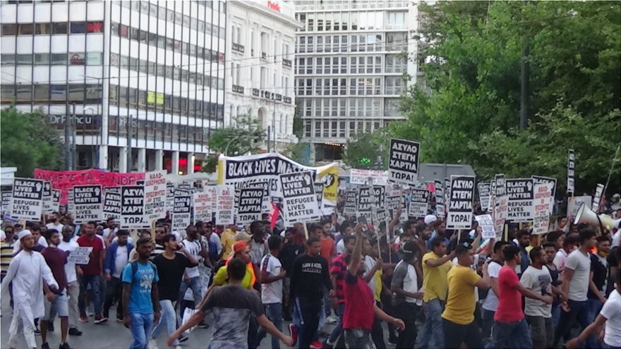 Συλλαλητήριο μεταναστών: Ζητούν ανοιχτά σύνορα, άσυλο και σπίτια για όλους στην Ελλάδα