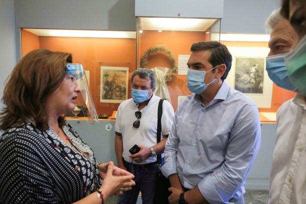 Ζακυνθινοί σε Τσίπρα: «Να είσαι καλά που άφησες λεφτά»