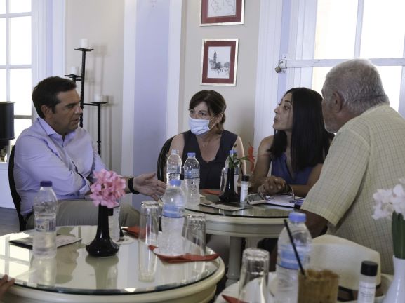 Ζακυνθινοί σε Τσίπρα: «Να είσαι καλά που άφησες λεφτά»