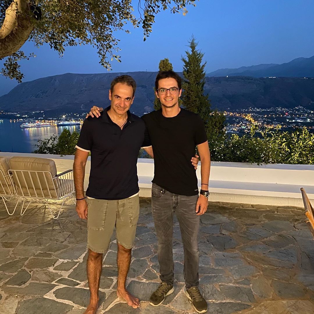 Έλενα Ακρίτα: «Με ενοχλεί η εικόνα του πρωθυπουργού να ποστάρει διακοπές»