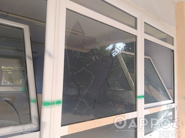 Καλαμάτα: Διέλυσαν τις αίθουσες του σχολείου που ήταν υπό κατάληψη - Ξεσπάει η διευθύντρια 3 Καλαμάτα: Διέλυσαν τις αίθουσες του σχολείου που ήταν υπό κατάληψη - Ξεσπάει η διευθύντρια